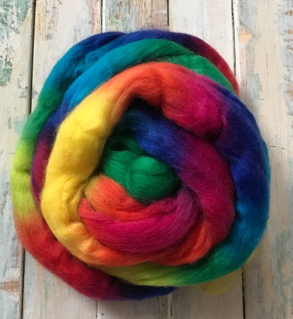 21 mic – Primary Colour Rainbow Roving – 50 grams (1.75oz) (532)